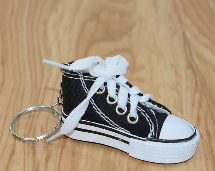 7.5CM 3D Novelty Canvas Sneaker Tennis Shoe Keychain Key Chain Pendants Party Jewelry Car Simulation Keyring for Men And Women