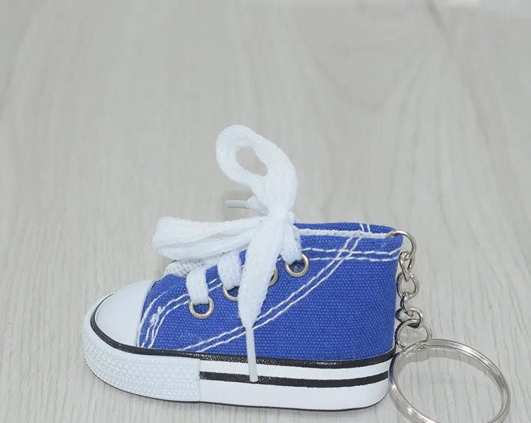 7.5CM 3D Novelty Canvas Sneaker Tennis Shoe Keychain Key Chain Pendants Party Jewelry Car Simulation Keyring for Men And Women