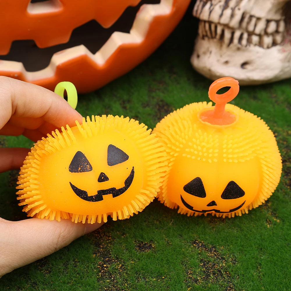 Squeeze Flash Pumpkin Plush Ball Toys Stretch Decompression Vent LED Luminous Pumpkin Ball Halloween Decorative Toy Gift