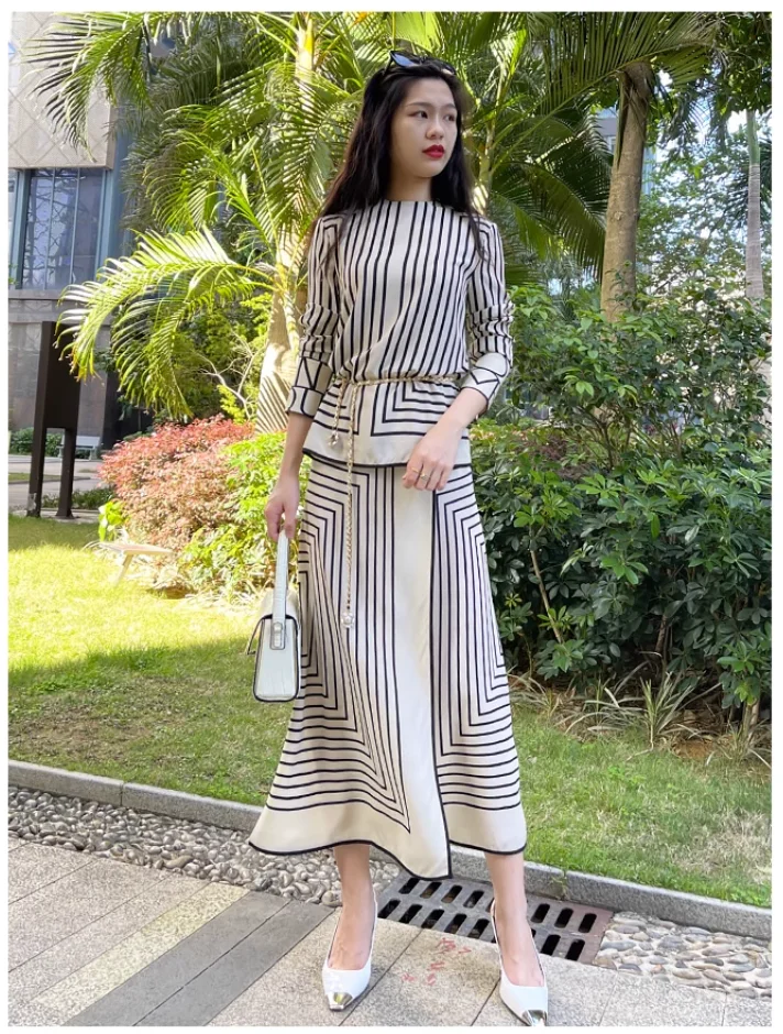 Chiffon Long Sleeves Shirts Women Striped Blouses Soft Breathable and Comfortable Casual Korea Fashion O-Neck Summer Zipper Tops