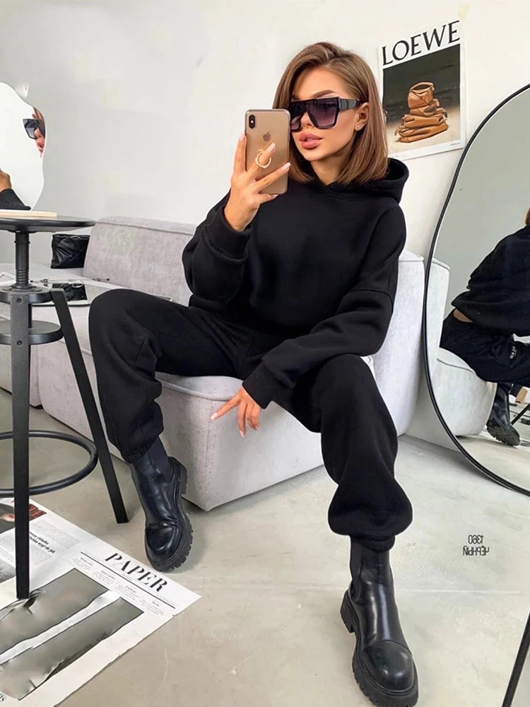 2024 autumn new women's leisure suit solid color long sleeved loose hoodie sports trouser Female winter fashion two piece set