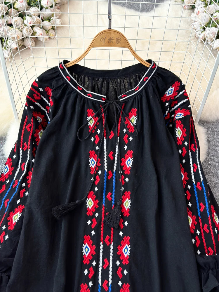 Women Autumn Blouse Temperament Flower Embroidery Long Sleeve V-Neck Pullover Shirt Loose Age Reducing Bubble Sleeve Top A115