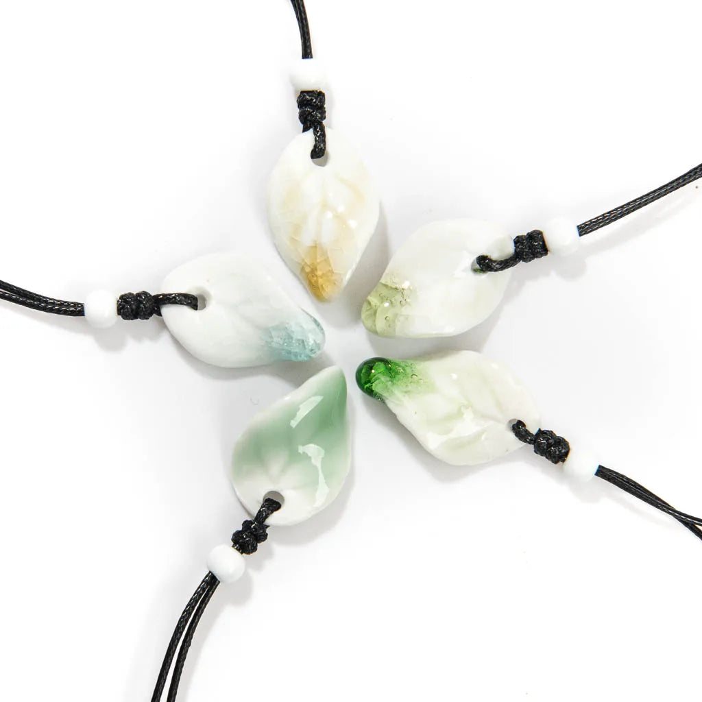 Leaf-Shaped Ice-Crack Ceramic Necklace With Simple Adjustable Length Perfect Gift For Women X860