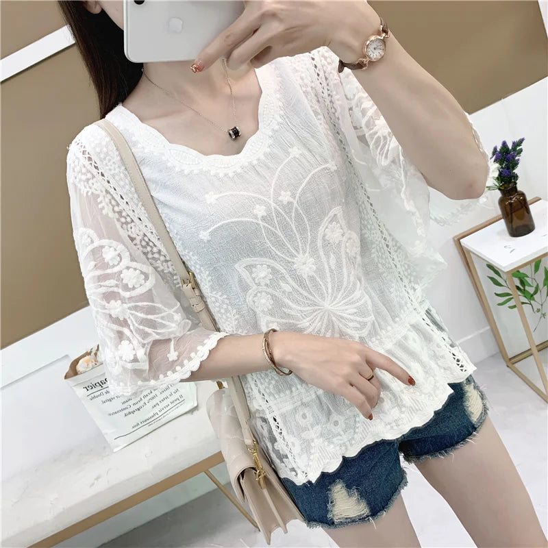 Fashion Women Blouses Autumn Chiffon Blouse Cotton Edge Lace Blouses Shirt Butterfly Flower Shirt Women Tops Blusas New 4073