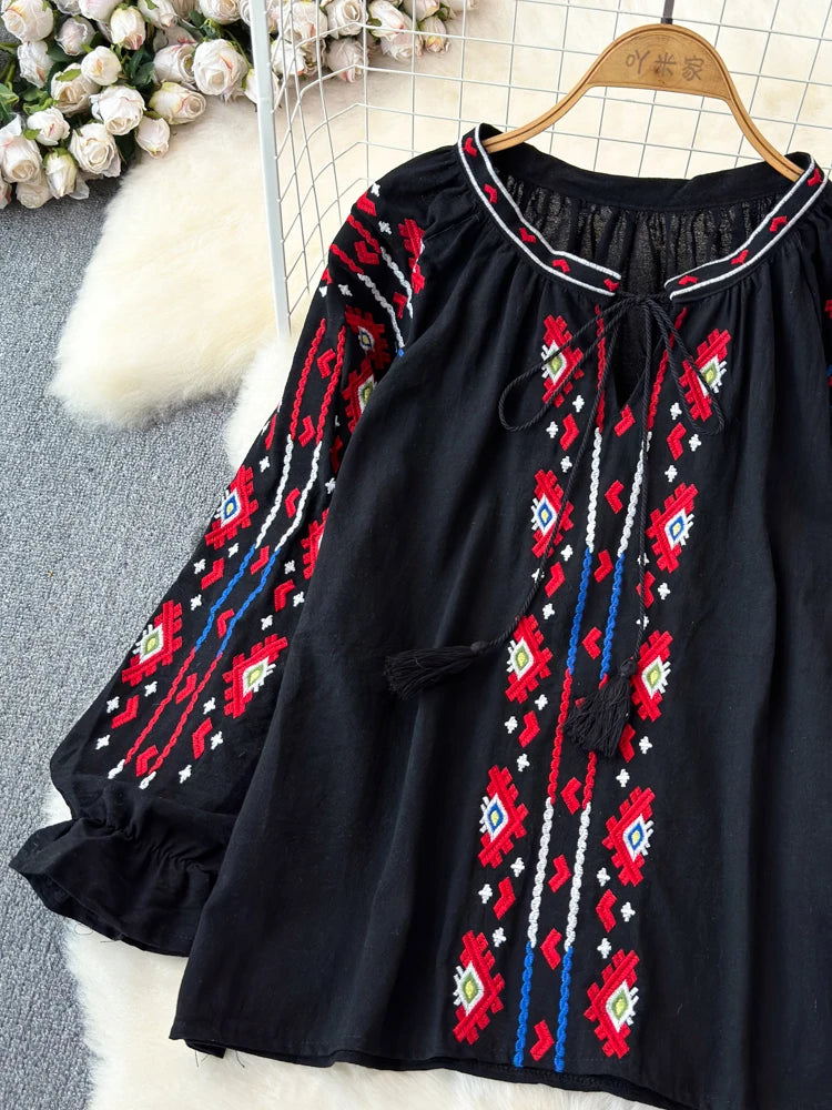 Women Autumn Blouse Temperament Flower Embroidery Long Sleeve V-Neck Pullover Shirt Loose Age Reducing Bubble Sleeve Top A115