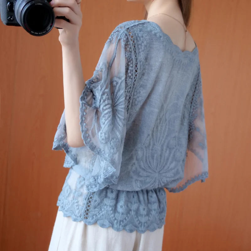 Fashion Women Blouses Autumn Chiffon Blouse Cotton Edge Lace Blouses Shirt Butterfly Flower Shirt Women Tops Blusas New 4073